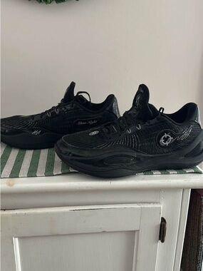 Igor Black Low-Top Athletic Sneakers